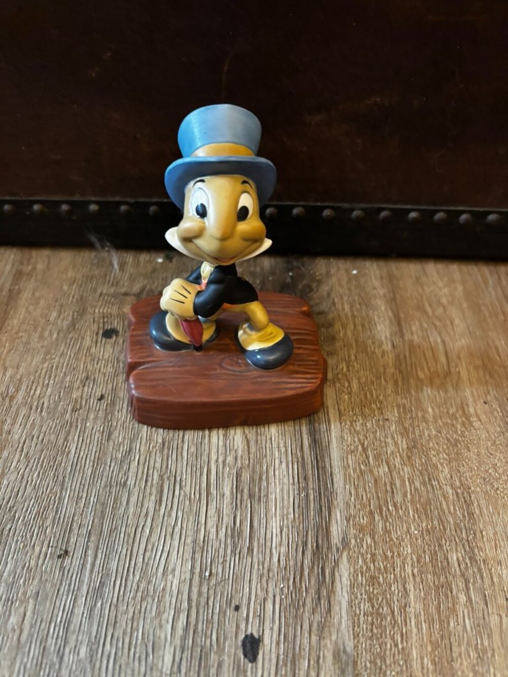 Disney WDCC Pinocchio Crickets The Name figurine